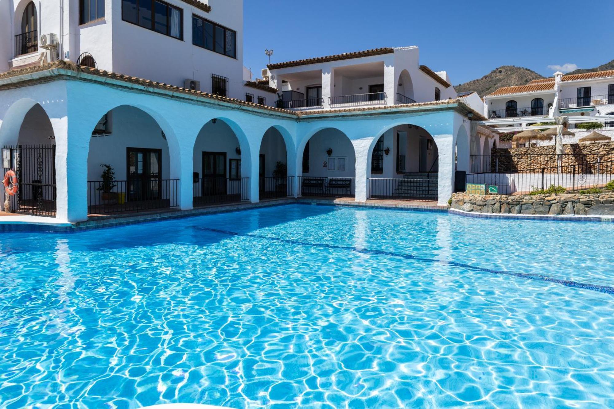 Capistrano Village B, 1 Bedroom + Free Wi-Fi Nerja Exterior photo